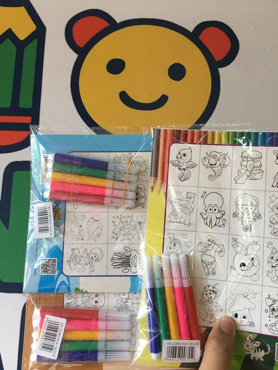 WIN F5 COLOR BOOK + MAGIC PEN SET
